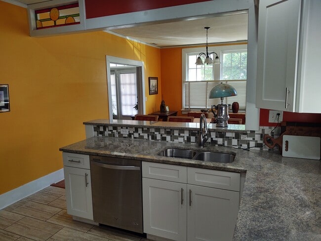 Photo - 1427 Stovall St