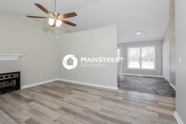 Photo - 3 Bedroom Pet-Friendly Home in CLAYTON, NC with Main Street Renewal