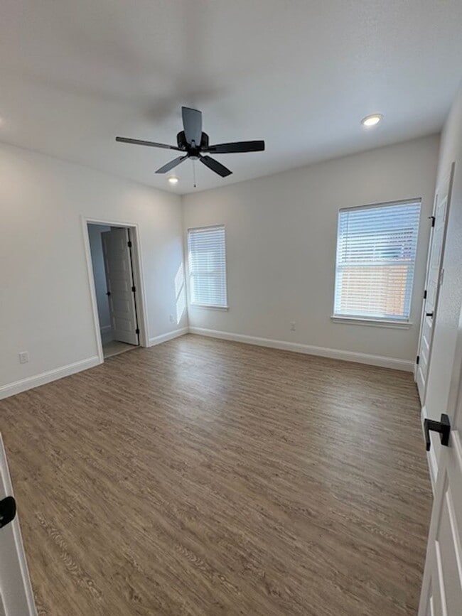 Photo - 374 Kristie Path