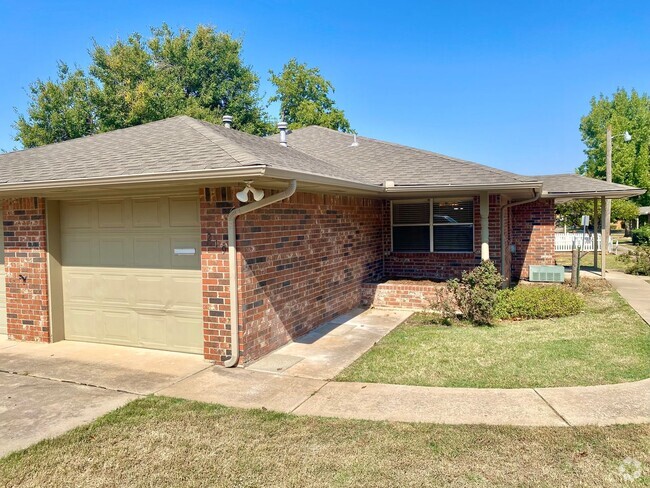 Building Photo - Quiet 2 Bed, 1 Bath in Edmond Rental