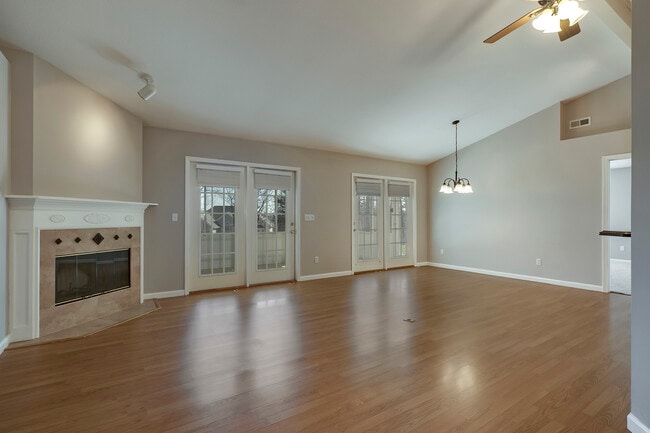 Photo - 190 Amohi Way