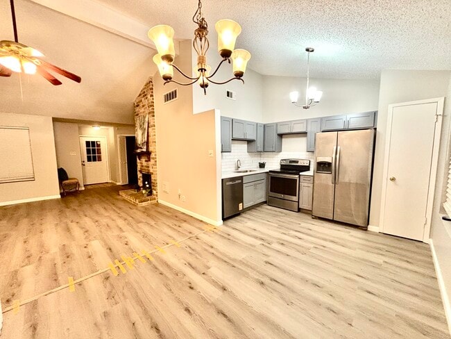 Photo - 2403 Chimneystone Cir