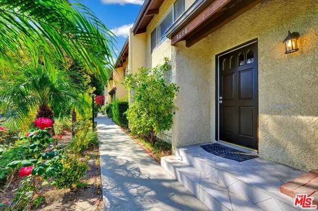Building Photo - 9634 Via Rimini Unit 118
