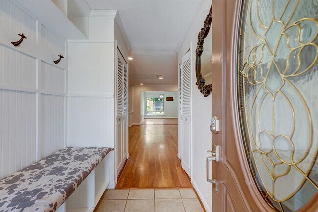 Photo - 7120 Carwill Dr