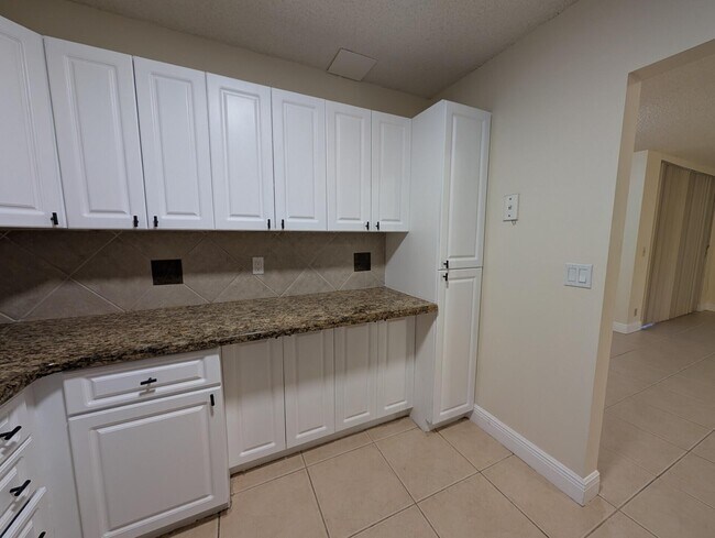 Photo - 3830 Coral Tree Cir
