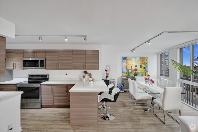 Building Photo - 720 Bayshore Dr Unit 403 Rental