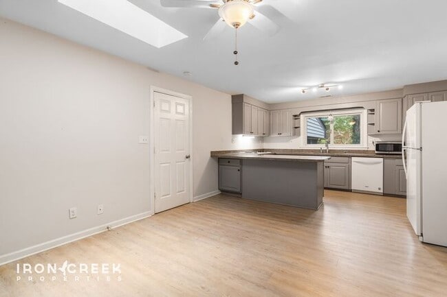 Photo - 307 Northeast Ave