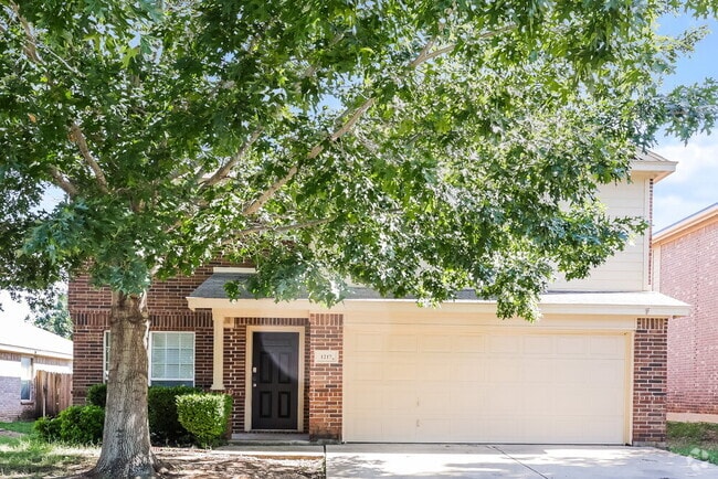 Building Photo - 1217 Maplewood Dr Rental