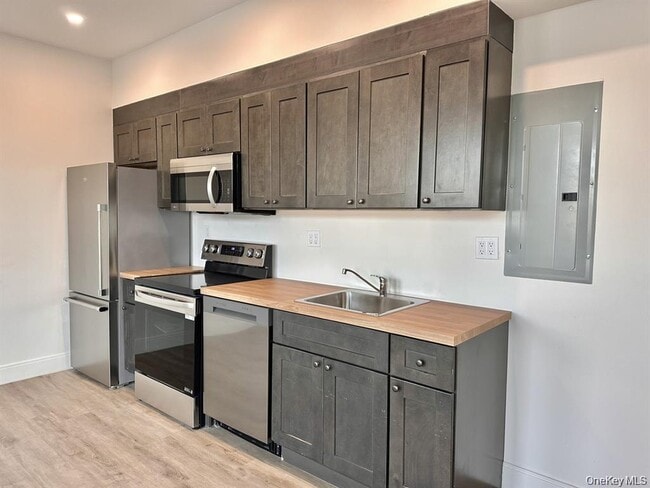 Photo - 362 W Merrick Rd Unit 207