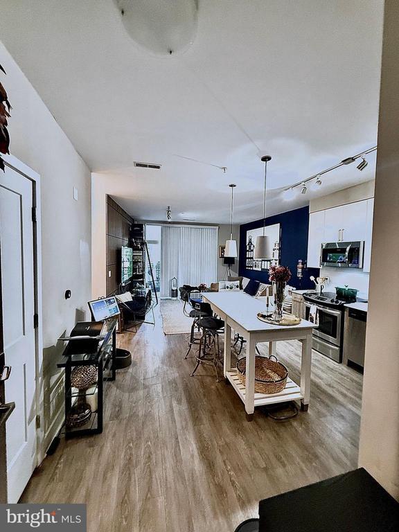 Building Photo - 145 Riverhaven Dr Unit 226