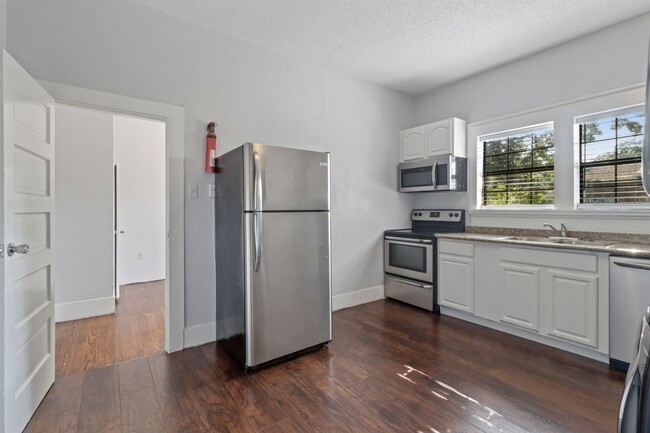 Photo - 516 Mill St Unit B