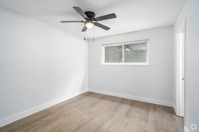 2BR, 1.5BA - 975SF - Primary Bedroom