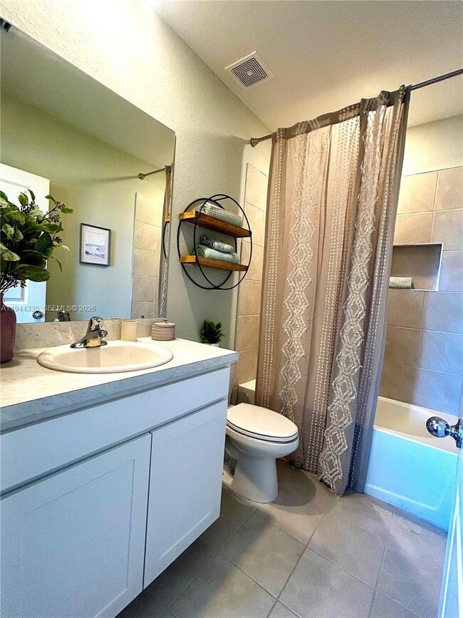 Photo - 453 NE 13th St