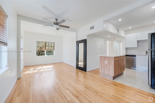 Building Photo - 750 Pennsylvania Ave Unit 7 Rental