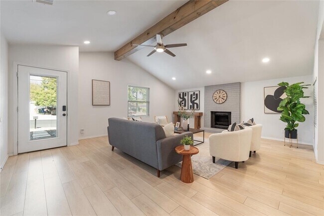 Photo - 6809 Lunar Dr