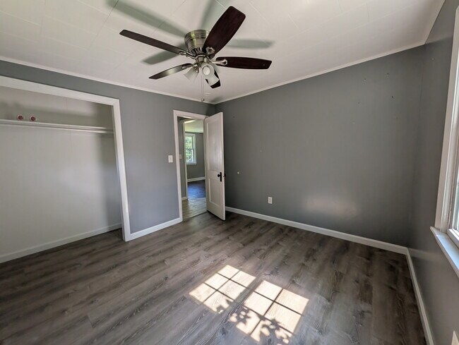 67 Perry Rd