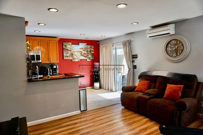 Photo - CHARMING & MODERN 2 BED 2 BATH 2 PARKING T...