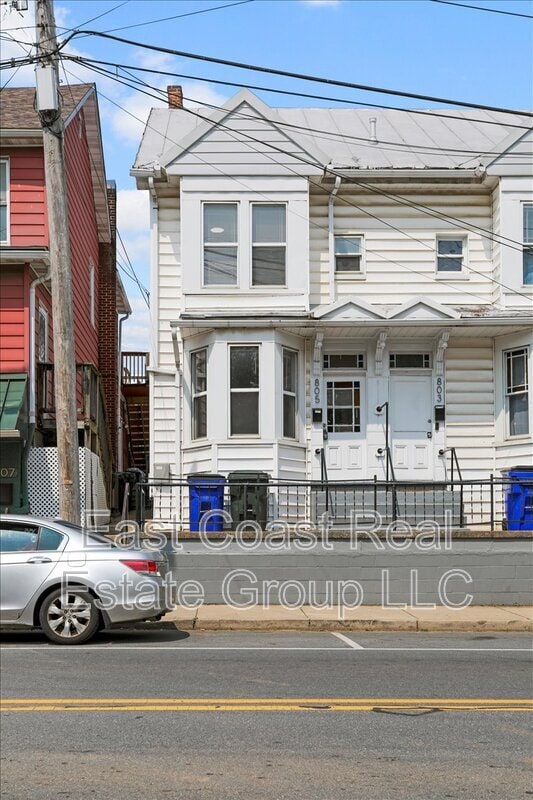 Building Photo - 805 S Potomac St Rental