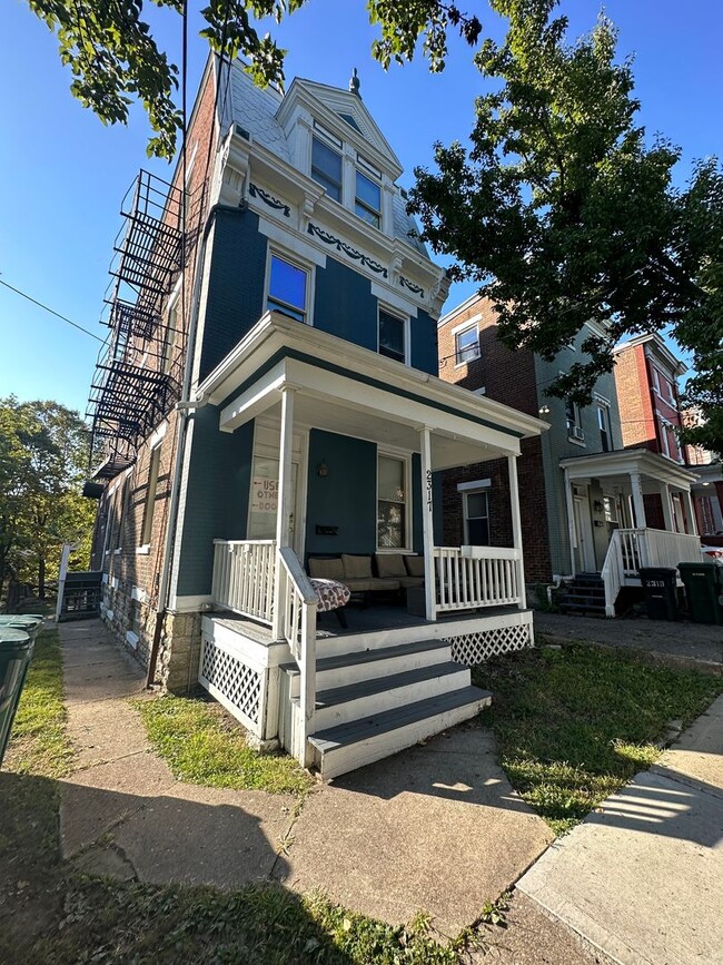 Building Photo - 2317 Flora St