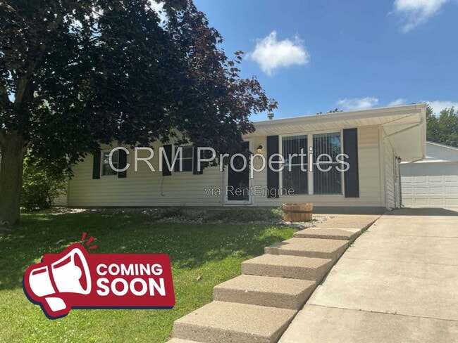 Building Photo - 700 Maumee Dr