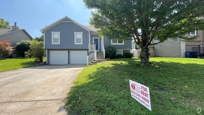 Building Photo - 3 Bedroom, 2 Bathroom with Vaulted Ceiling... Rental