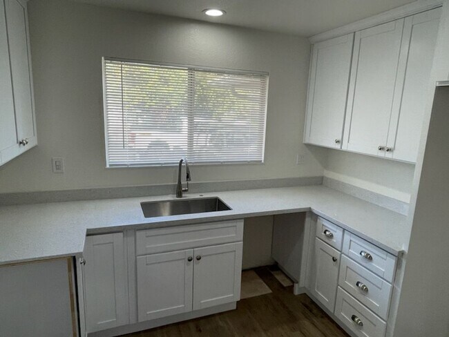 Photo - Beverly -Duplex Unit 2