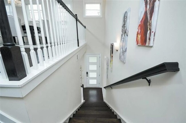 Photo - 2048 Holtz Ln