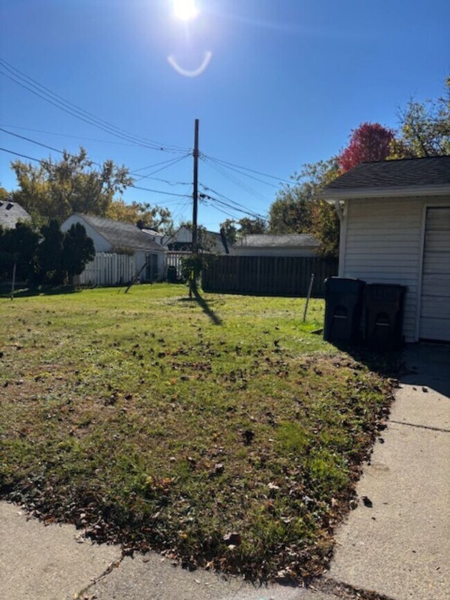 Photo - 3 BED, 1.5 BATH IN DOWNTOWN PLYMOUTH