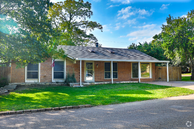 Building Photo - 2 S Sherwood Dr Rental