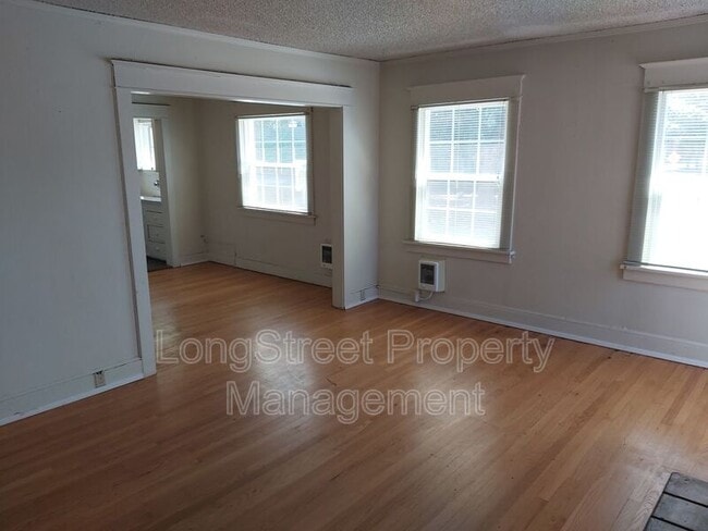 Photo - 205 NW Kings Blvd