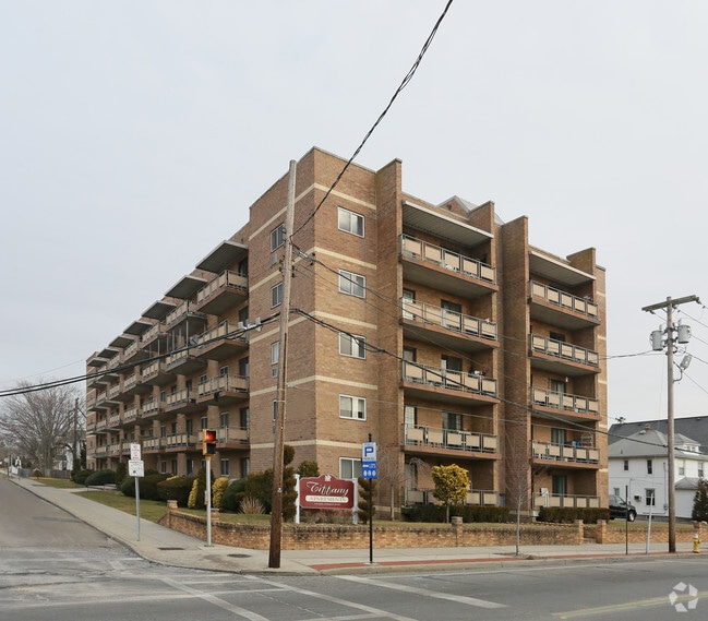 Photo - Tiffany Apartments