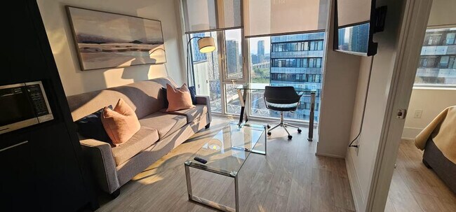 Building Photo - 470 Front St W