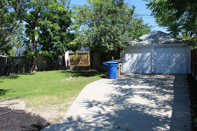 Photo - 1663 Blaine Ave