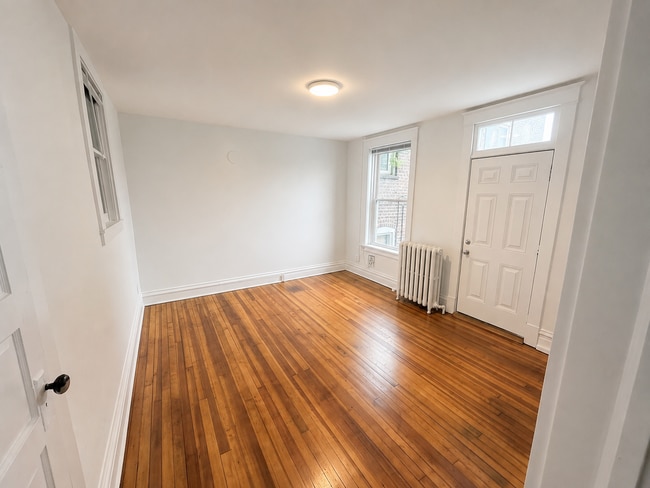 Photo - 707-709 Warren Street Unit 3