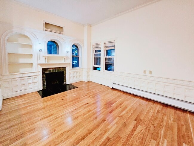 Building Photo - 197 Commonwealth Ave Unit 1