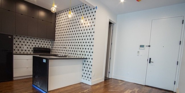 39 Vernon Ave Unit -2