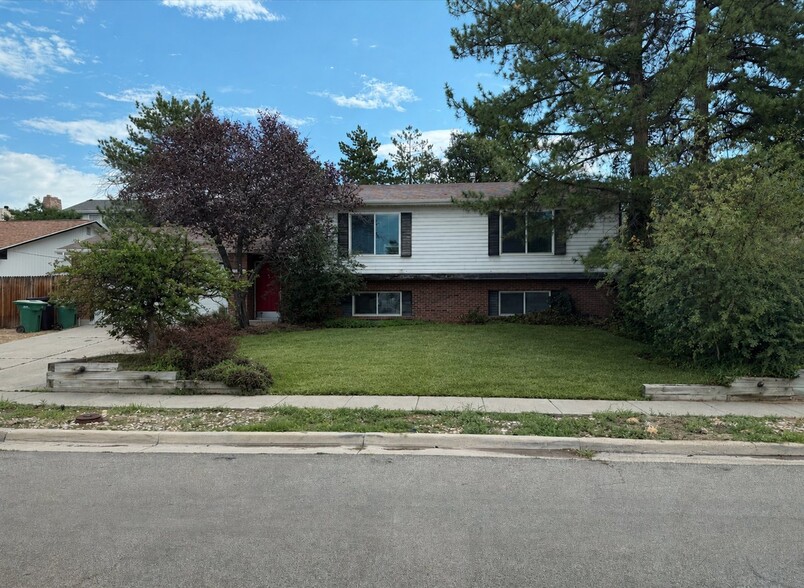 12093 Pineridge Rd