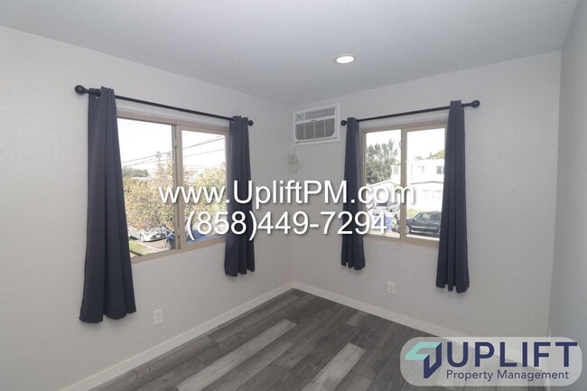 Photo - 4169 Wightman St