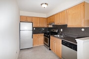 1BR, 1BA - 700SF-Kitchen