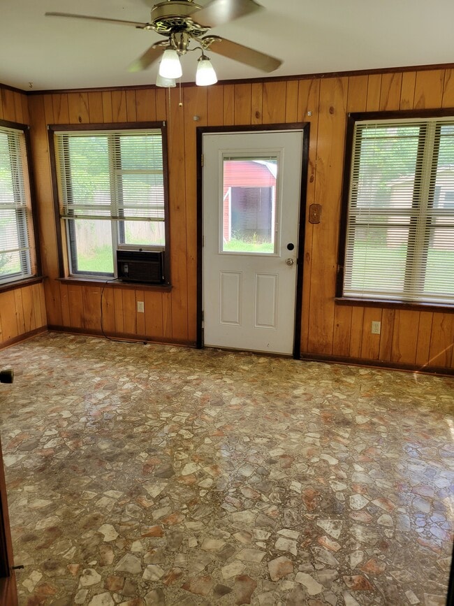 Photo - 407 Daniels St