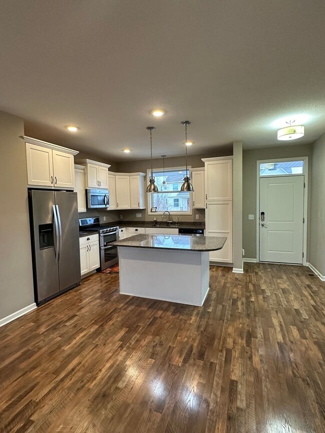 Photo - Beautiful 3 bed 3 bath home in the heart of Eden prairie!