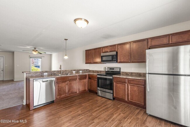 Photo - 125 W Murrow Ln