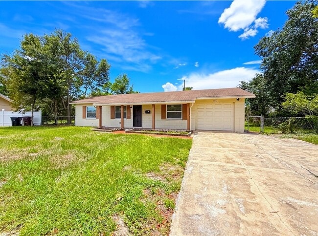Building Photo - Fully Remodeled 3-Bedroom Home with Bonus Florida Room & Huge Fenced Yard