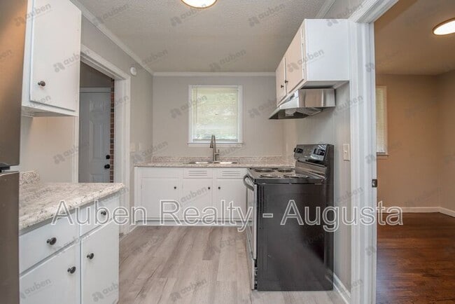 Photo - 109 Vanderbilt Cir