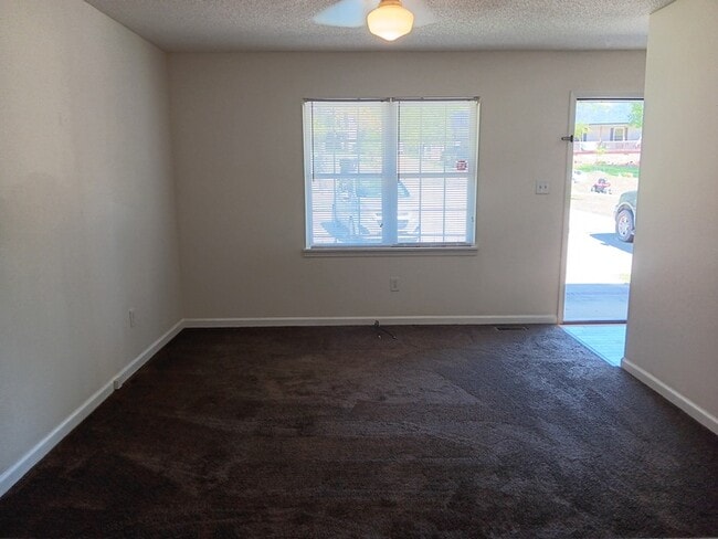 Photo - 743 Treasure Dr SW