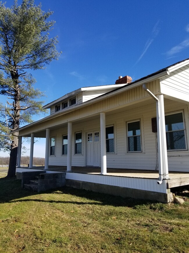 Photo - 6 Cloverleaf Ln