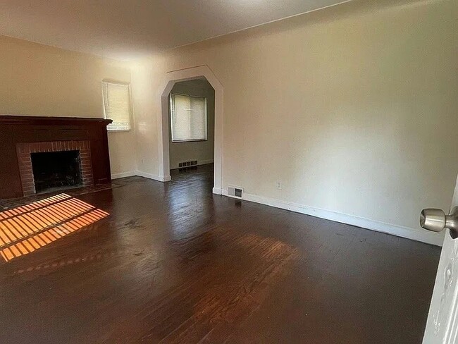 Photo - 13500 Rutherford St