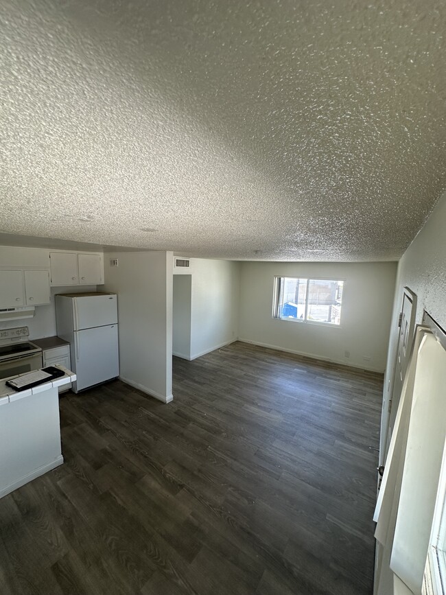 Photo - 485 North Cir Apartments Unit 4