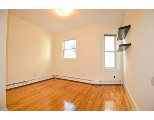Photo - 74 Aldie St Unit 2