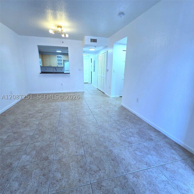 Photo - 2901 Riverside Dr Unit 203